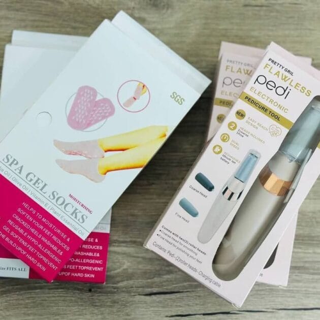 جهاز مرطب الاقدام FLAWLESS+جوارب سيليكون صحية